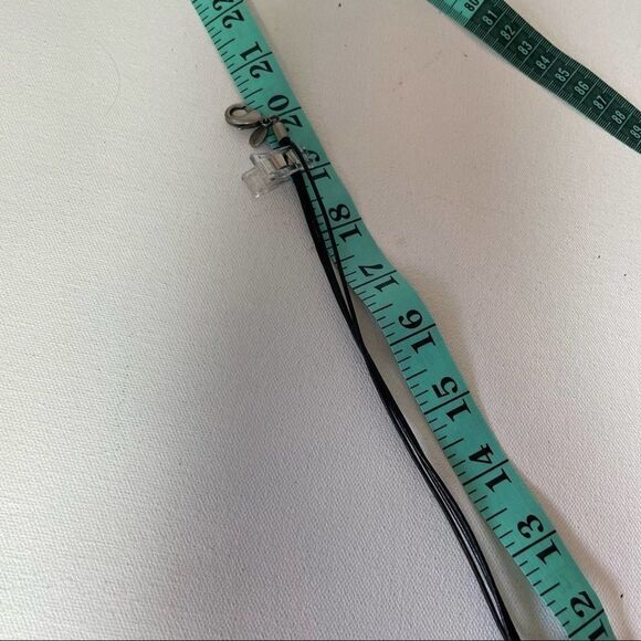 Gecko 🦎 on turquoise nugget necklace - Picture 4 of 8